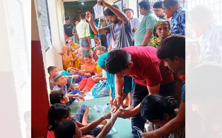 স্কুল ফিডের দুধ খেয়ে অসুস্থ ৩৪ শিক্ষার্থী হাসপাতালে ভর্তি