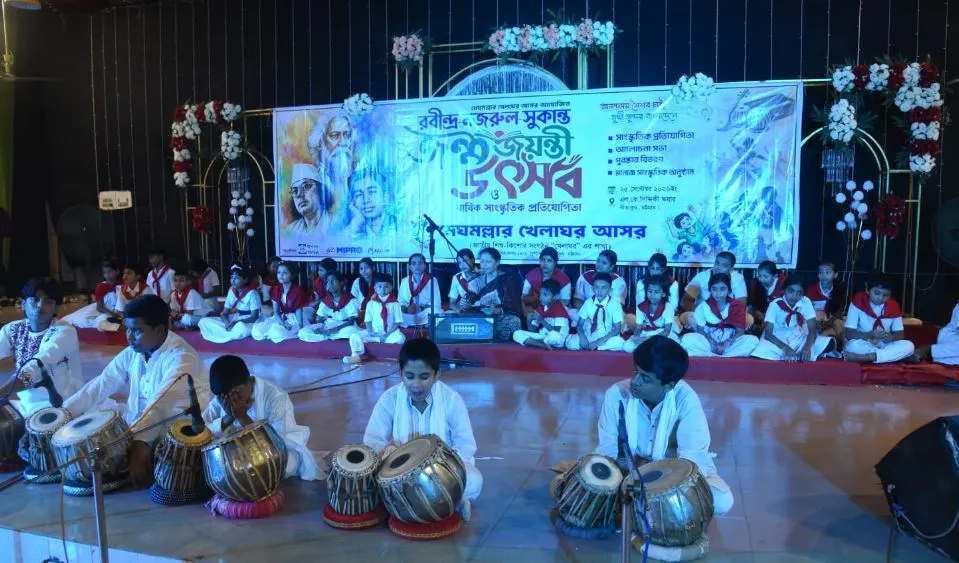 রবীন্দ্র-নজরুল-সুকান্ত জন্মজয়ন্তী ও সাংস্কৃতিক প্রতিযোগিতায় বিজয়ীরা পেল ক্রেস্ট ও সনদ