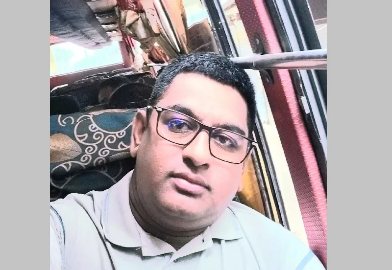 ছাত্রীর স্বামীকে হুমকির অভিযোগ, অভিযুক্ত অফিস সহকারীকে শোকজ