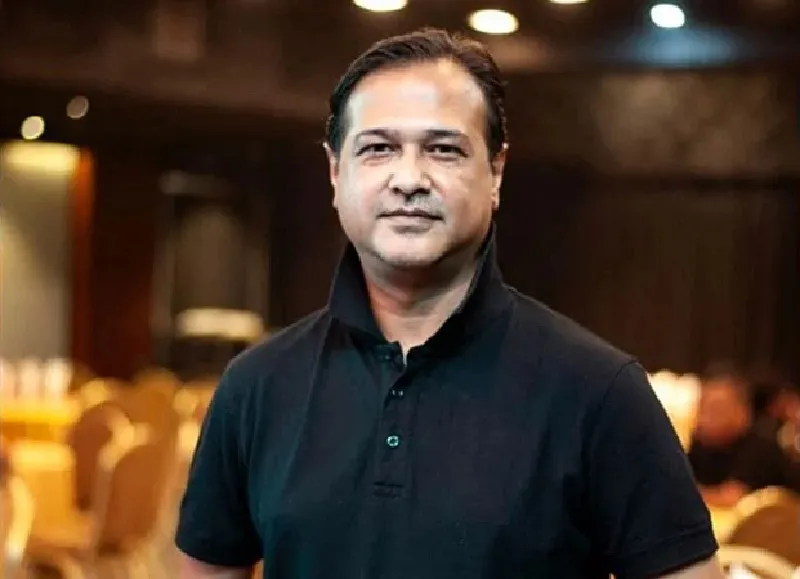 মগবাজারে সঙ্গীতশিল্পী আসিফ আকবরের গাড়ি লক্ষ্য করে গুলি