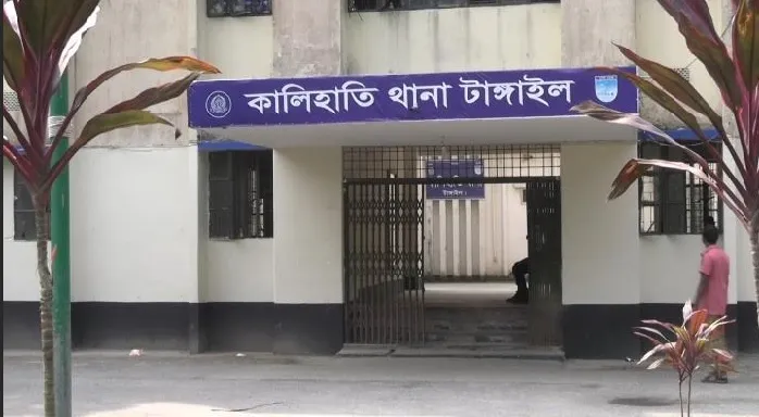 টাঙ্গাইলে ট্রাক থামিয়ে ছিনতাইয়ের চেষ্টা, চালককে কুপিয়ে হত্যা