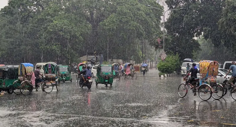 ঢাকায় বজ্রসহ বৃষ্টির সম্ভাবনা, কমতে পারে তাপমাত্রা