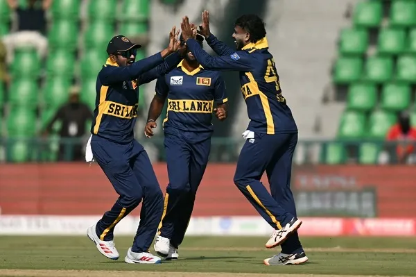 পাকিস্তানকে হারিয়ে ফাইনালে শ্রীলঙ্কা