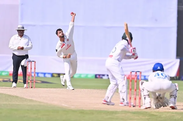 শেষ বিকেলে ৩ উইকেট হারিয়ে তৃতীয় দিন শেষ বাংলাদেশের, লিড তিনশ পেরিয়ে