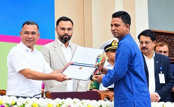 তৃণমূলের ক্রিকেটে অবদানের স্বীকৃতি, ইয়ুথ ভলান্টিয়ার অ্যাওয়ার্ড পেলেন চাঁদপুরের মিঠু