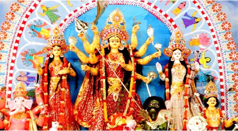দেবী দুর্গার আনুষ্ঠানিক জাগরণের মধ্য দিয়ে শুরু হলো শারদীয় দুর্গোৎসব