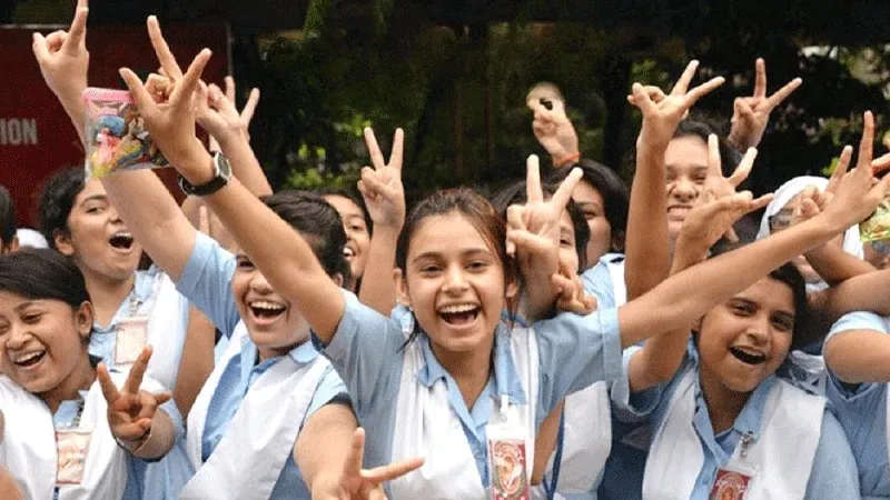 পাসের হারে শীর্ষে ঢাকা, পিছিয়ে বরিশাল