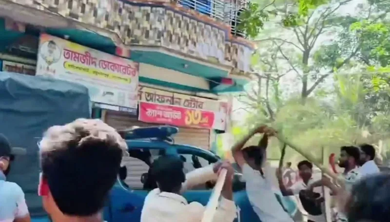 নিষিদ্ধ যুবলীগ ও ছাত্রলীগের মিছিল থেকে পুলিশের ওপর হামলা, আহত ২