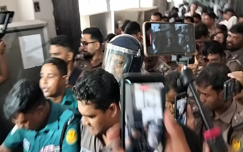 জামায়াত নেতা মুক্তিযোদ্ধা আখতারুজ্জামানকে কারাগারে পাঠানোর নির্দেশ