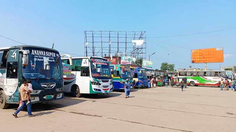 মালিকদের দ্বন্দ্বে কিশোরগঞ্জ-মহাখালী রুটে বাস চলাচল বন্ধ