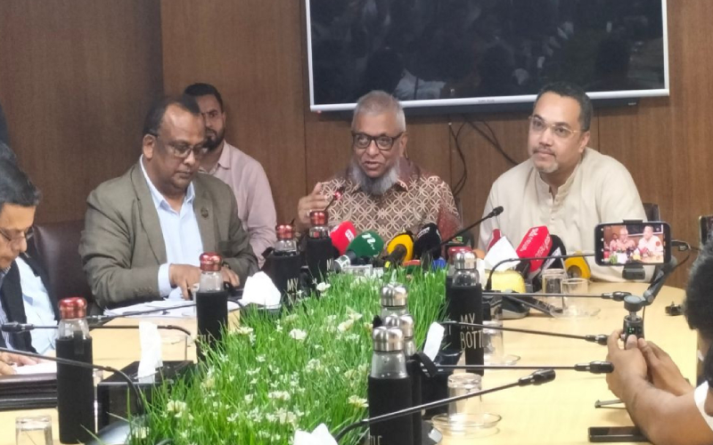 মালয়েশিয়ায় ১০ হাজার শ্রমিক পাঠানো নিয়ে যে বার্তা শ্রমমন্ত্রীর