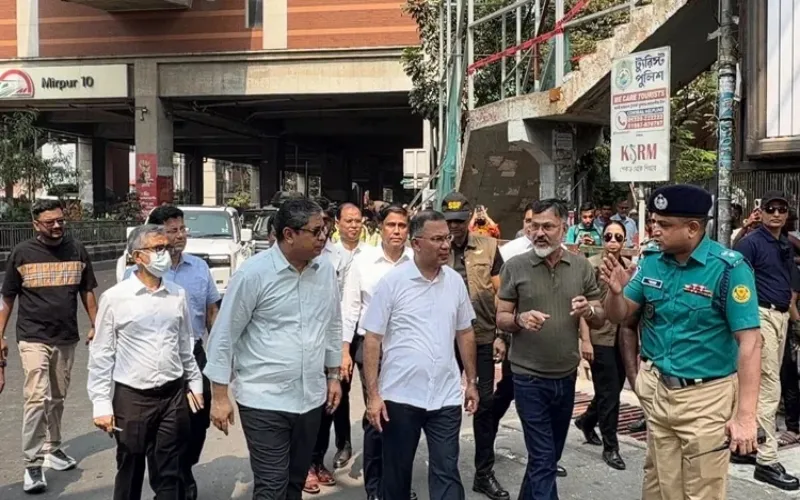 মিরপুরে দখলমুক্ত ফুটপাত পরিদর্শনে প্রধানমন্ত্রী