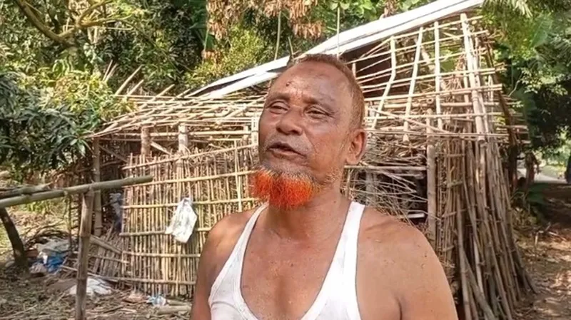 রহস্যজনক আগুন আতঙ্কে রাত জেগে গ্রাম পাহারা