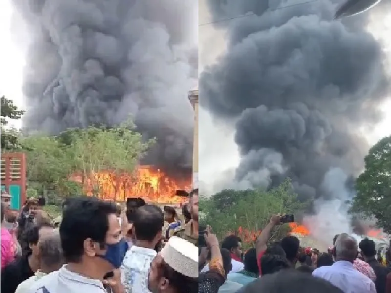 গাজীপুরে কারখানার গুদামে ভয়াবহ আগুন, নিয়ন্ত্রণে কাজ করছে ৮ ইউনিট