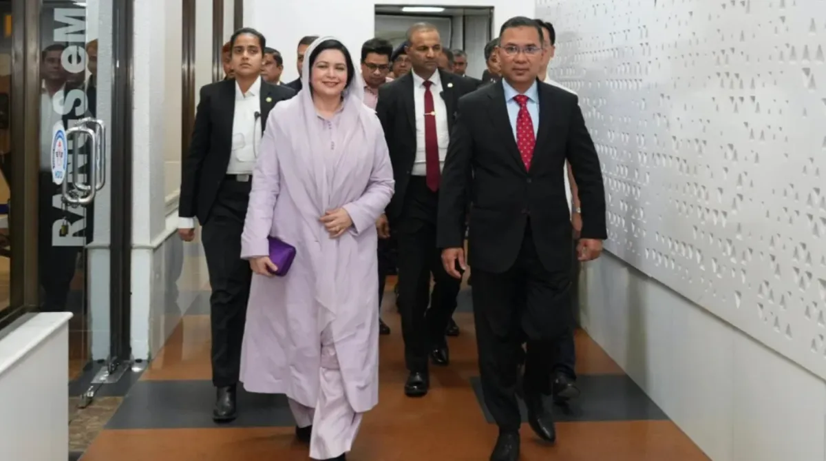 জাপান সফর শেষে দেশে ফিরেছেন প্রধানমন্ত্রী
