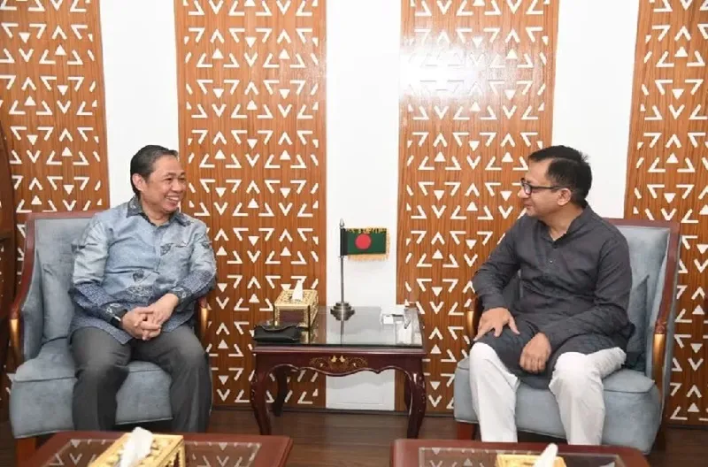 ইন্দোনেশিয়ায় ওষুধ ও তৈরি পোশাকের বাজার সম্প্রসারণ চায় বাংলাদেশ: বাণিজ্যমন্ত্রী