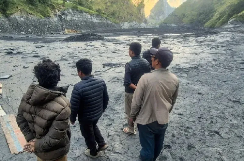 নেপালে বন্যায় ৯ বাংলাদেশিসহ শতাধিক বিদেশি পর্যটক আটকা