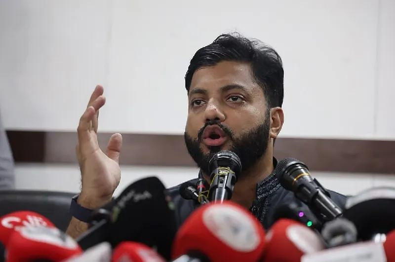 ইশরাকের পদত্যাগপত্র গ্রহণ করেছেন রাষ্ট্রপতি