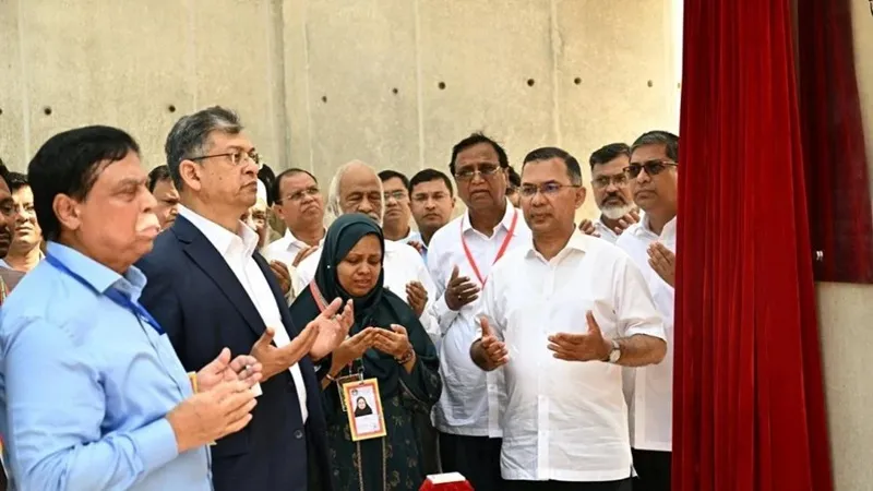জুলাই স্মৃতিস্তম্ভ এবং আধুনিকায়ন করা ওসমানী উদ্যান উদ্বোধন করলেন প্রধানমন্ত্রী
