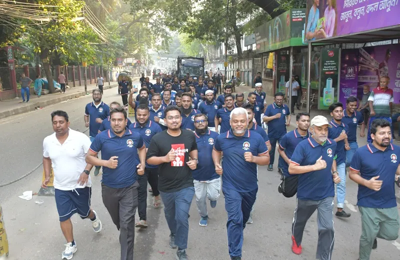 রমনায় ম্যারাথনে অংশ নিলেন ডাকসু ভিপিসহ পাঁচ শতাধিক নাগরিক