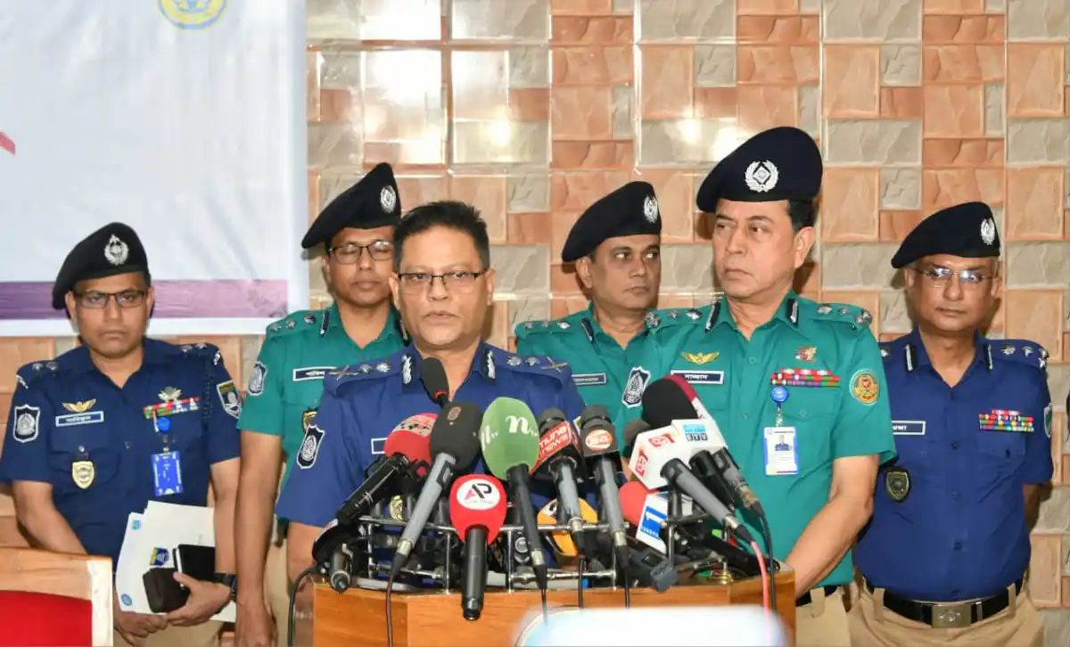 বল প্রয়োগ করলে ফ্যাসিস্ট, না করলে দুর্বল পুলিশ: আইজিপি