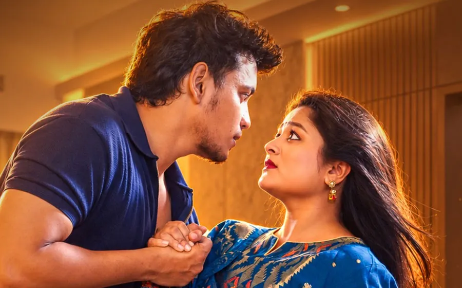 পূজার আনন্দে হাসির খোরাক নিয়ে আসছে যে নাটক