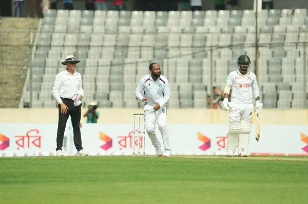 ৫৯ রান যোগ করতেই নেই ৭ উইকেট, প্রথম সেশনে গুটিয়ে গেল বাংলাদেশ