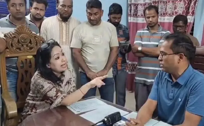 ওসিকে রুমিন ফারহানা বললেন ‘আপনি বিরাট আওয়ামী লীগ ছিলেন’