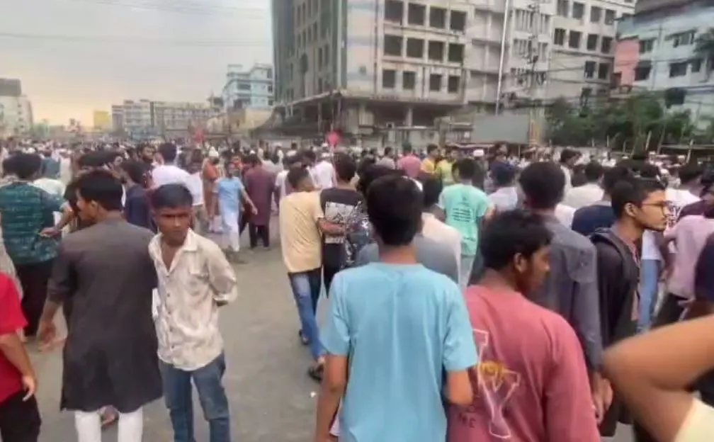 দুর্ঘটনার প্রতিবাদে ঢাকা-ময়মনসিংহ মহাসড়ক অবরোধ